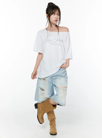 oversized-off-shoulder-graphic-tee-cy514