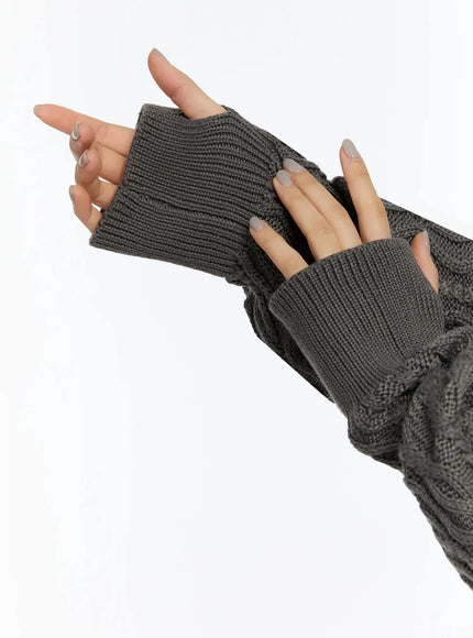 twisted-knit-zip-up-hoodie-im509