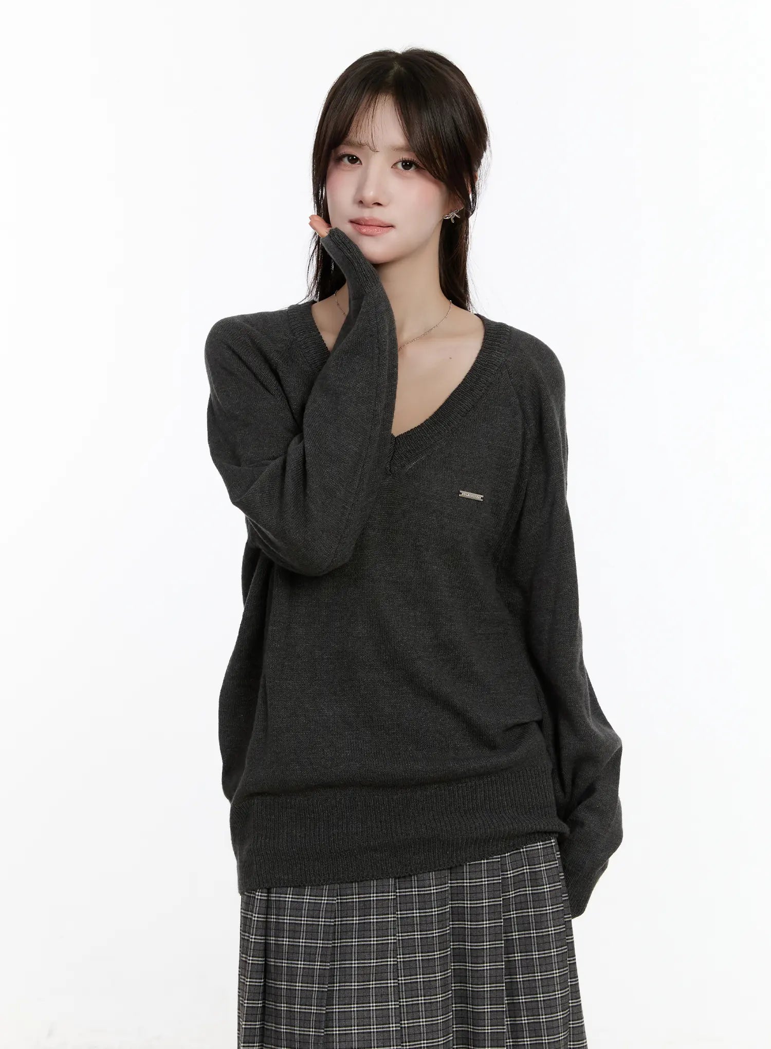 oversized-v-neck-knit-sweater-cm510 / Dark gray