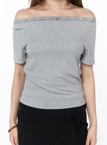 lace-trim-off-shoulder-tee-cy529