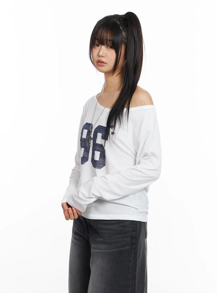 Loose Fit Boat Neck Graphic Long Sleeve Tee CF504
