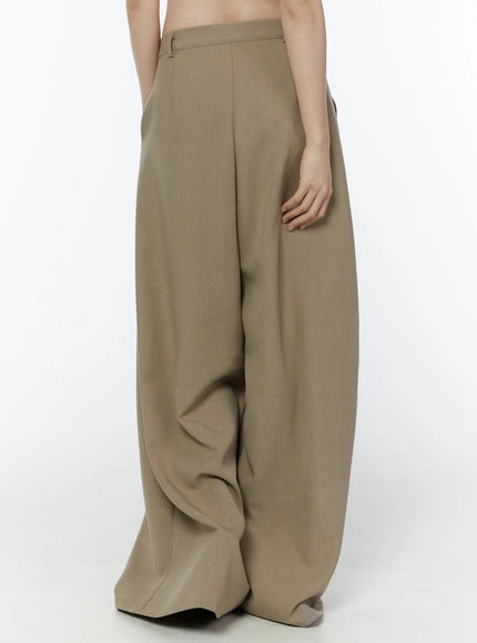 classic-wide-fit-pleated-pants-iu503