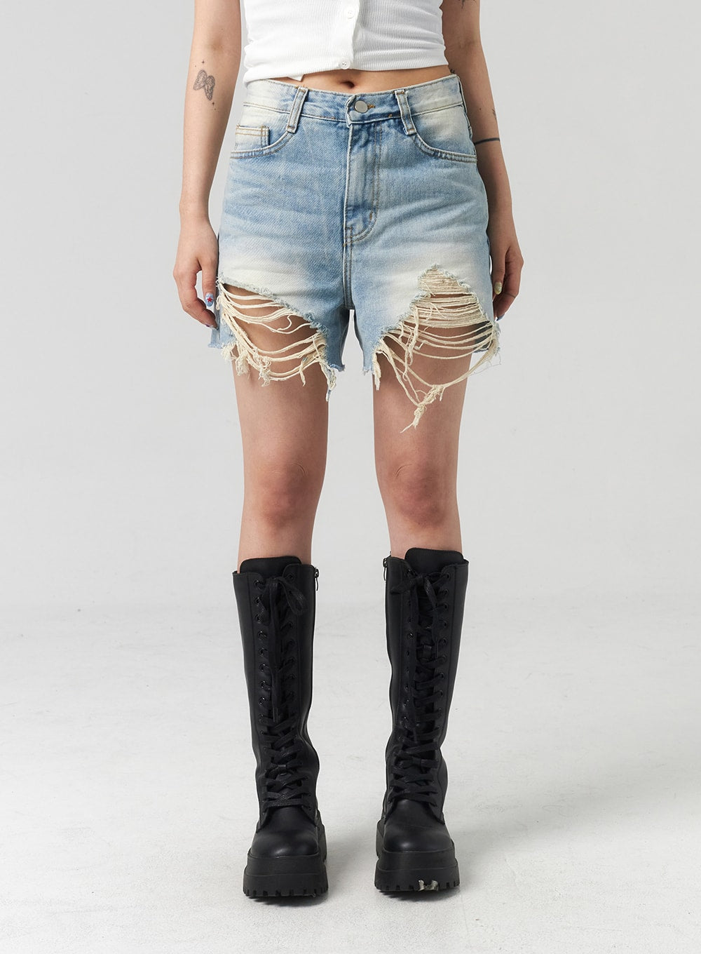 Light Ripped Denim Shorts CL318