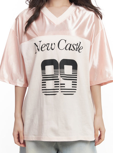 graphic-v-neck-oversized-tee-ca518