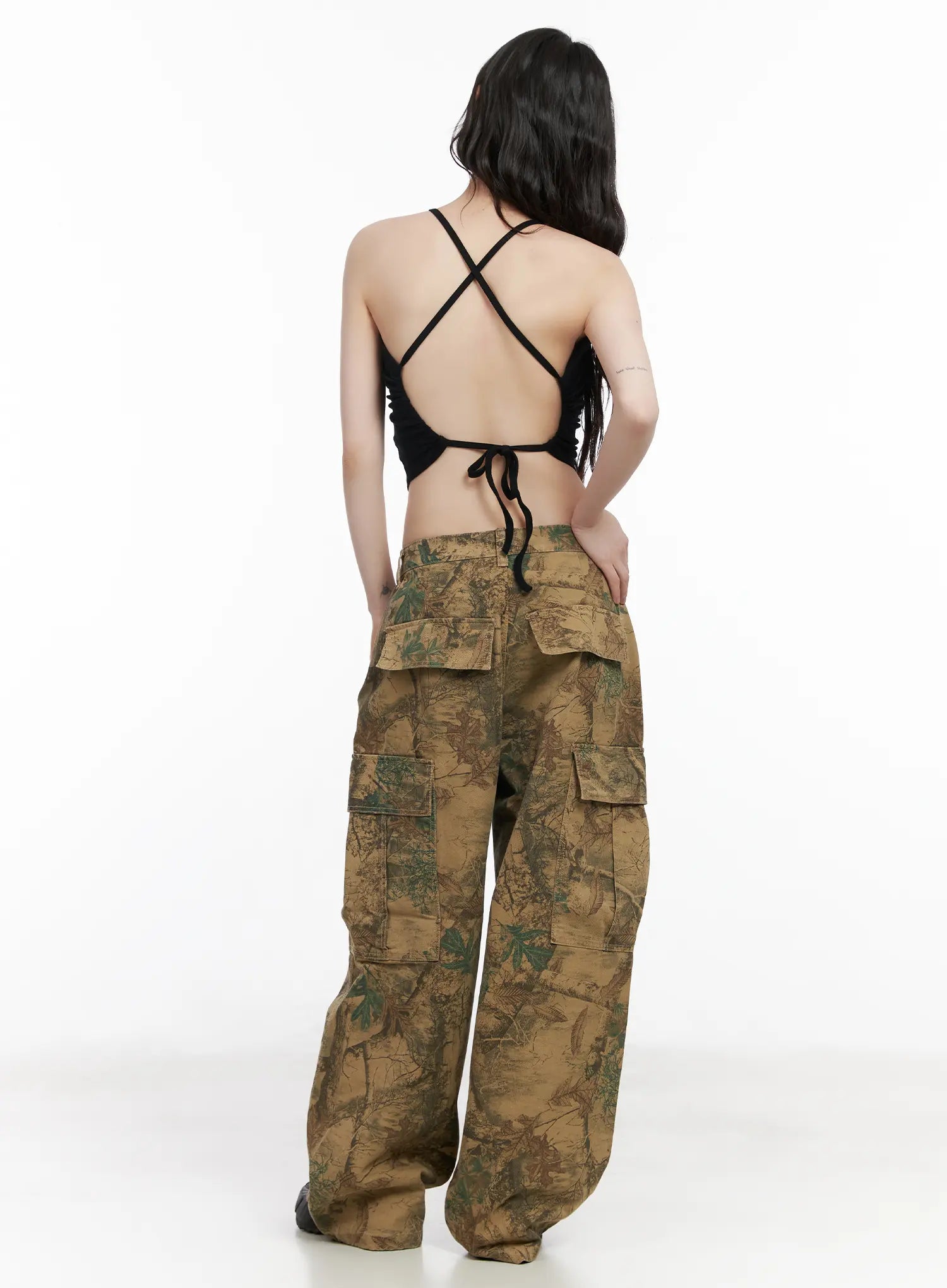 backless-cross-strap-sleeveless-top-cm526