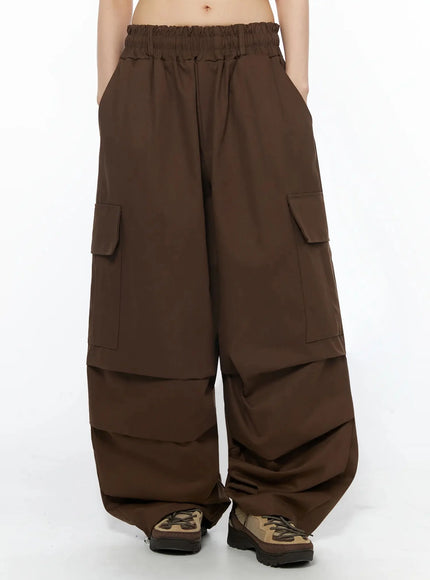 wide-leg-parachute-cargo-pants-iy526