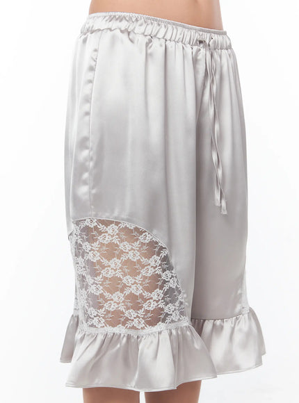 satin-ruffle-lace-shorts-cy512