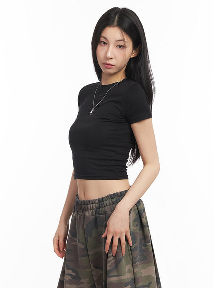 essential-cotton-crop-top-iy529