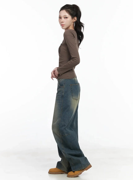 retro-style-graphic-long-sleeve-top-if502