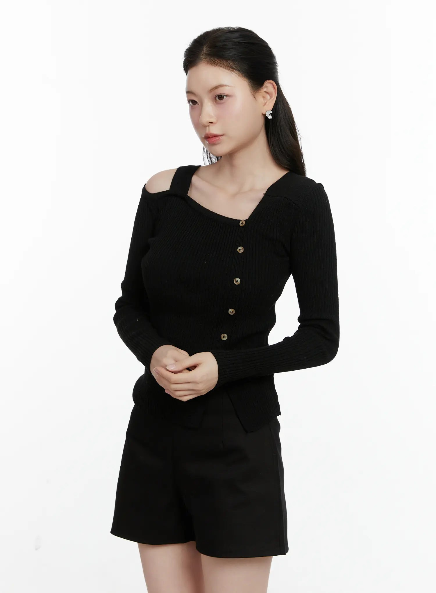 asymmetric-button-long-sleeve-knit-top-f502 / Black