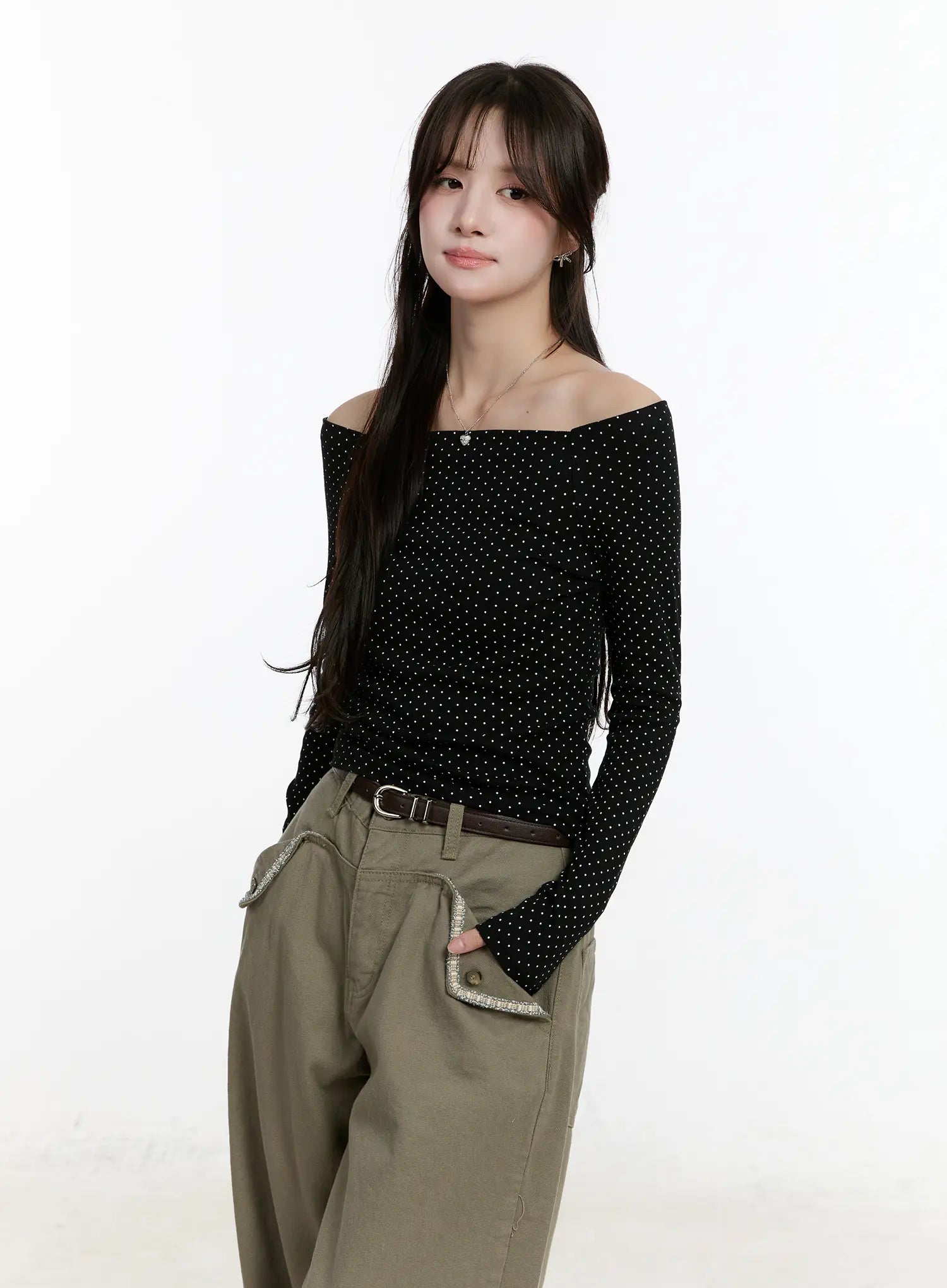polka-dot-off-shoulder-long-sleeve-top-cm510 / Black