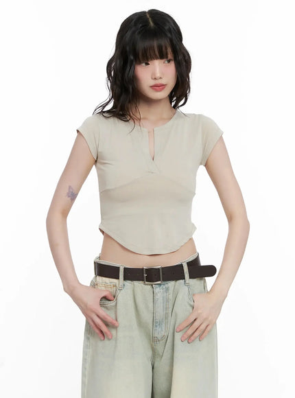 minimalist-v-neck-crop-top-il531