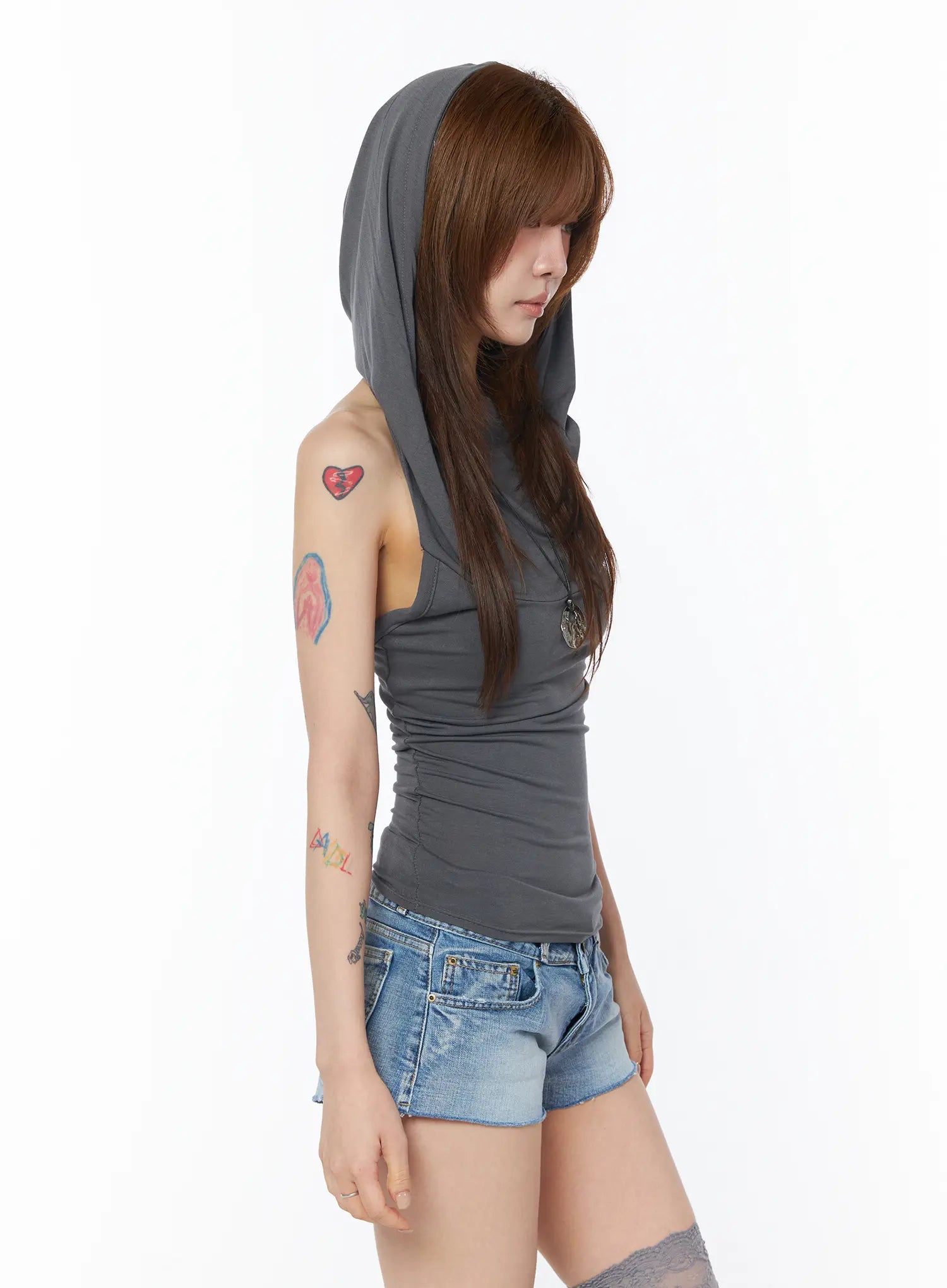 hooded-halter-sleeveless-top-cy527