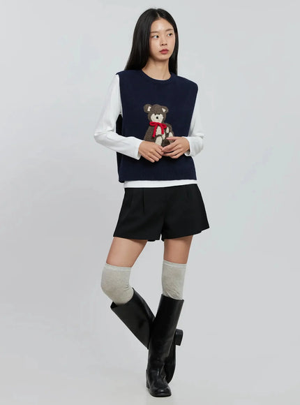 modern-pintuck-tailored-shorts-in507