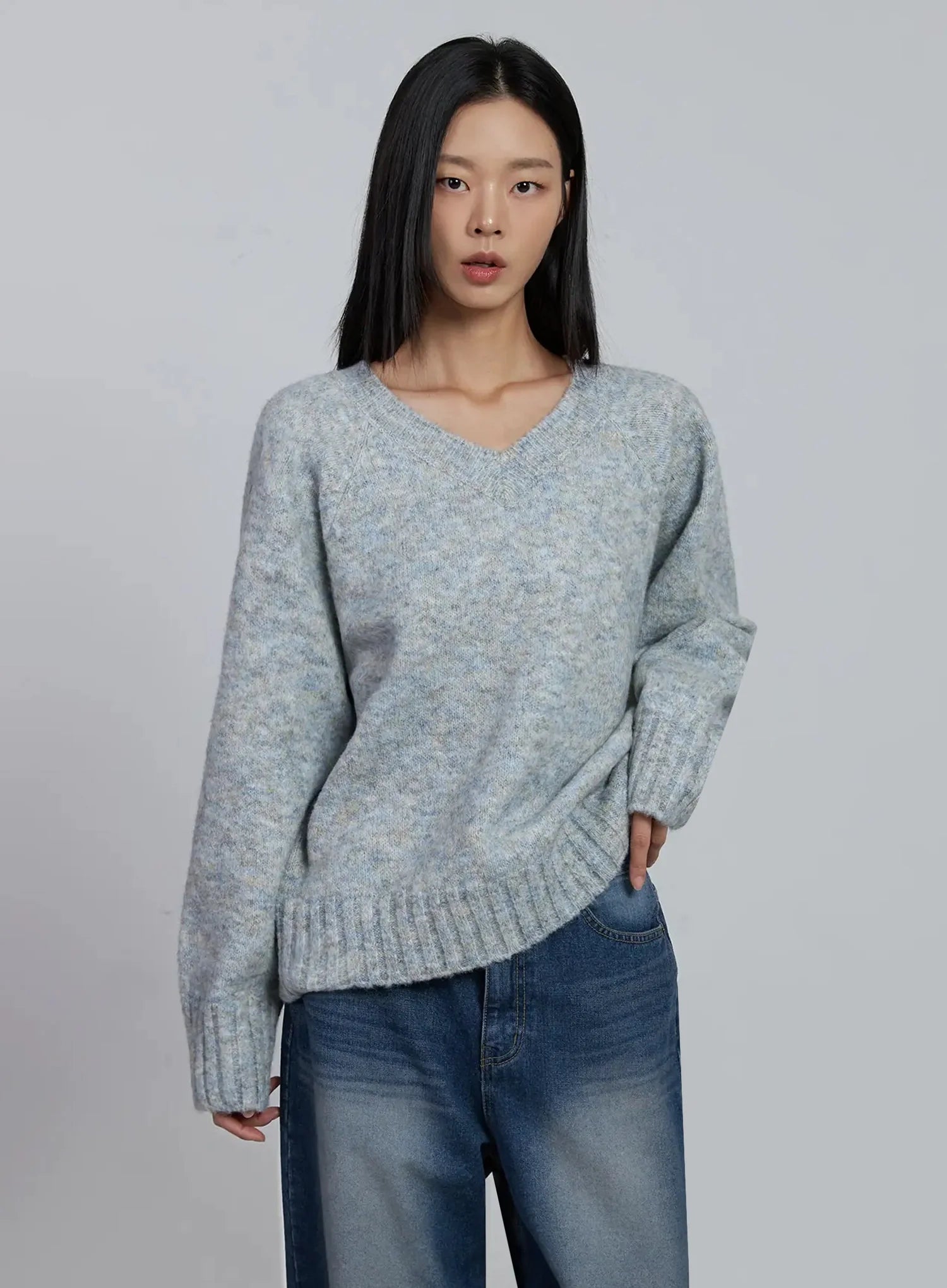 casual-loose-fit-v-neck-sweater-im520