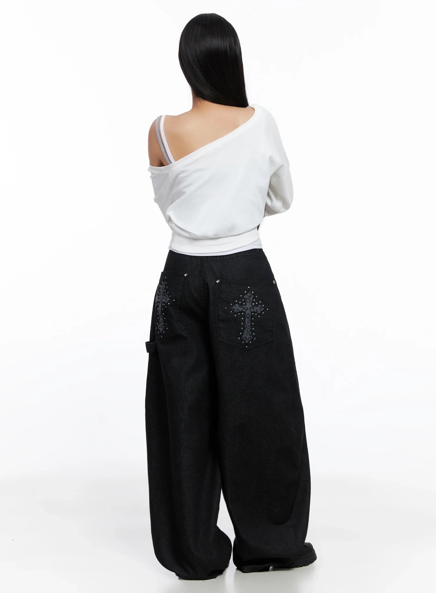 off-shoulder-graphic-sweatshirt-is525