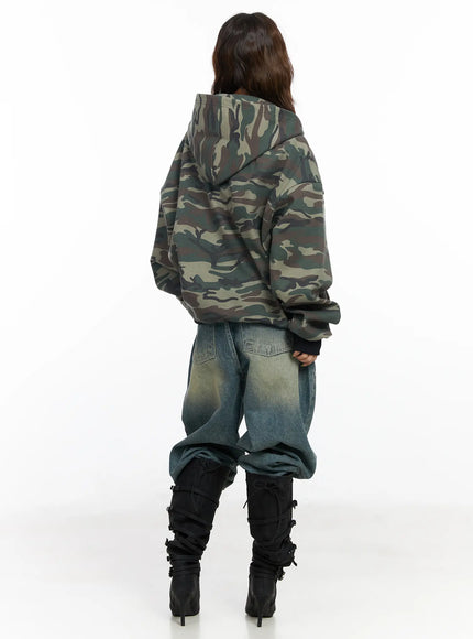 oversized-camo-zip-up-hoodie-cf512