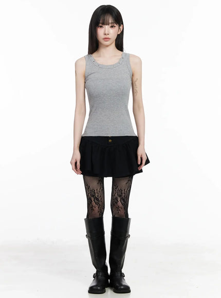 eyelet-detail-sleeveless-top-iy511