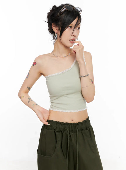 asymmetric-lace-trim-ribbed-top-cl525