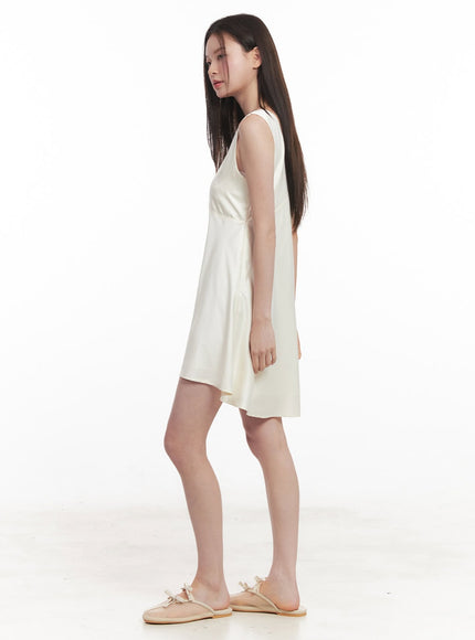 satin-v-neck-sleeveless-mini-dress-iy513-2