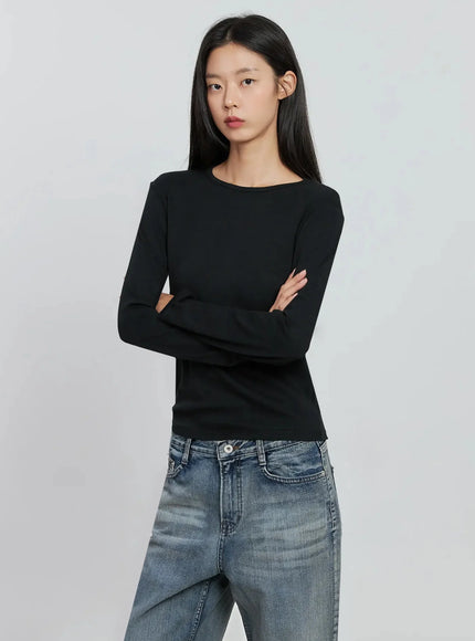 essential-long-sleeve-top-io530