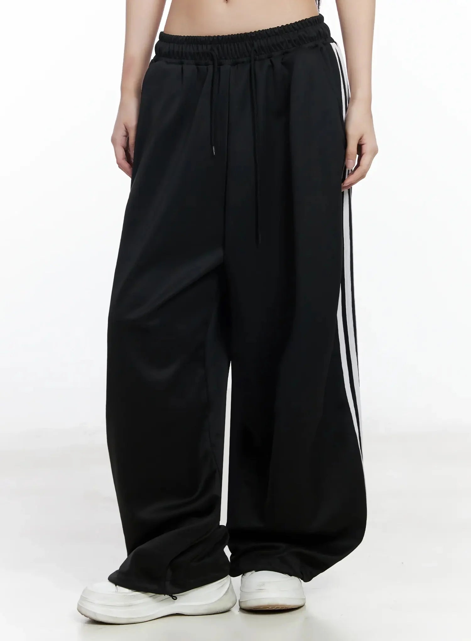 striped-track-pants-im506