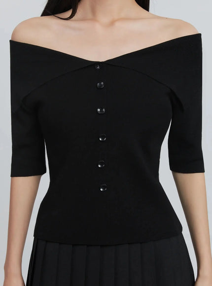 off-shoulder-buttoned-tee-iu512