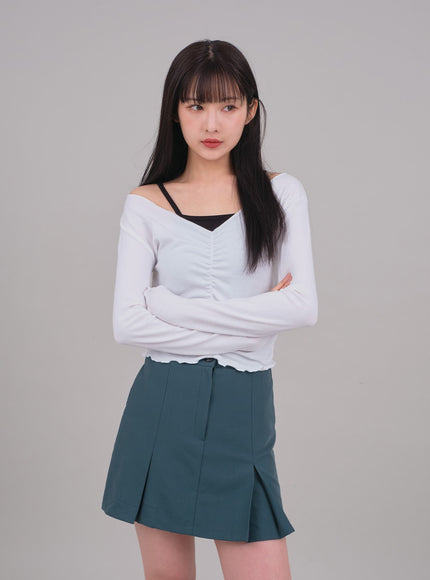 Kurz geschnittenes Langarm-Top mit Raffung vorne C2701