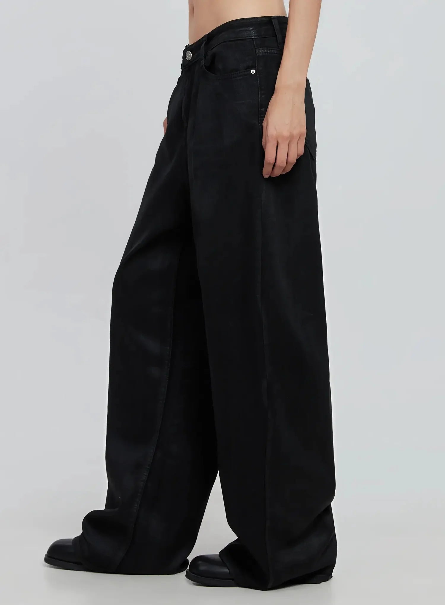 wide-leg-faux-leather-pants-io530