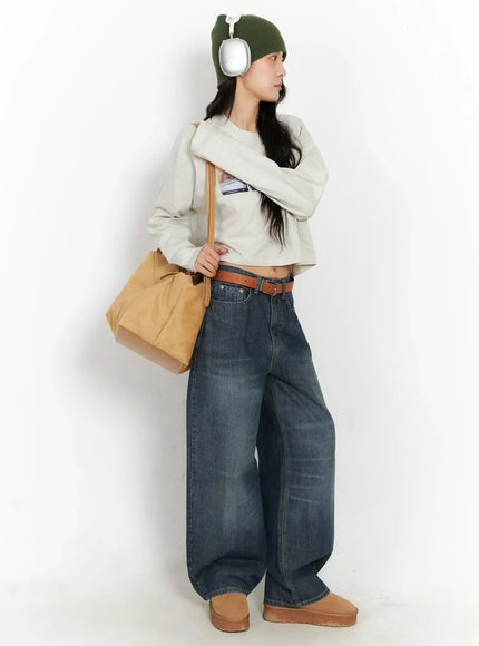 graphic-crop-long-sleeve-top-in528