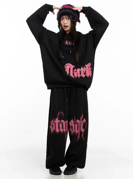 bold-graphic-sweatpants-in503