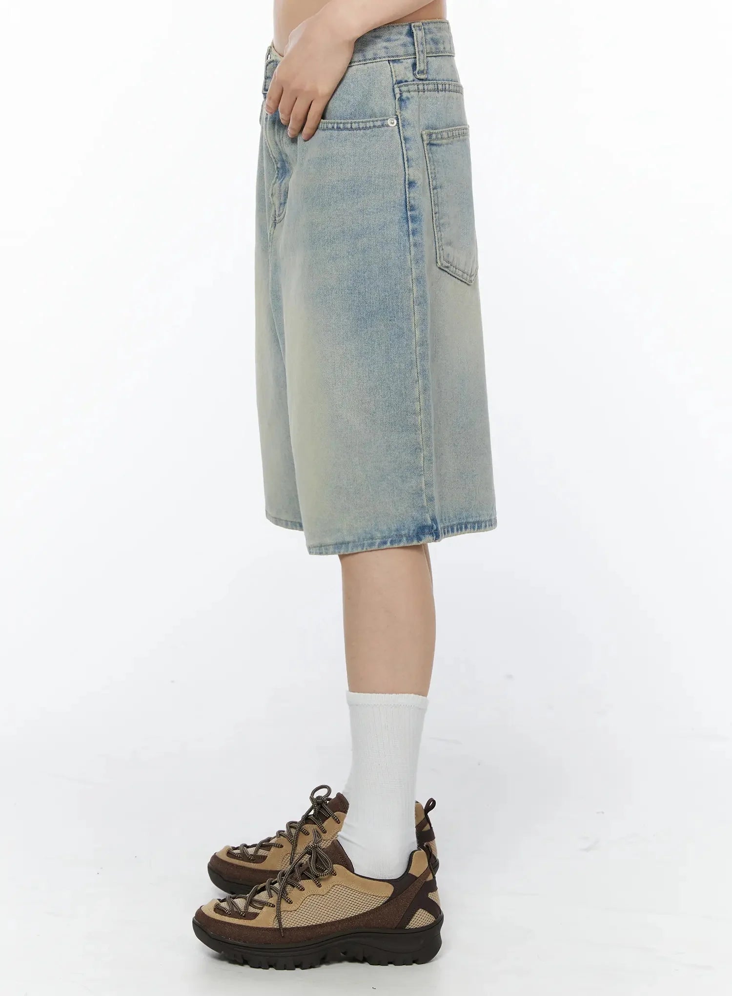 ali-casual-washed-bermuda-shorts-iy525
