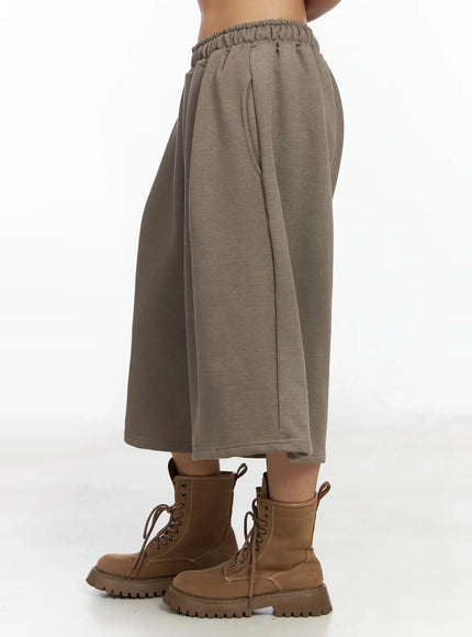 relaxed-bermuda-sweat-shorts-ia527
