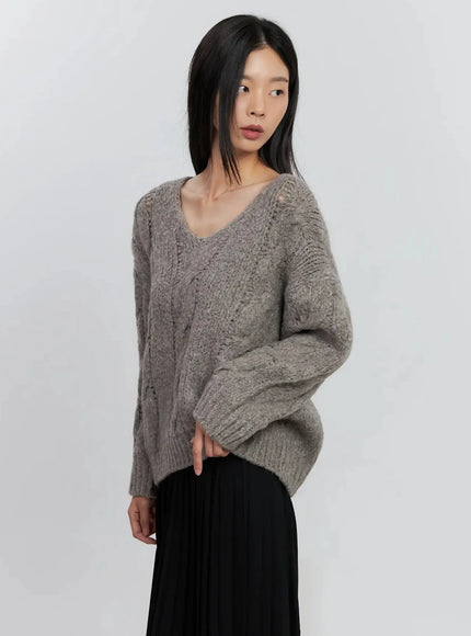 cable-knit-v-neck-sweater-is516