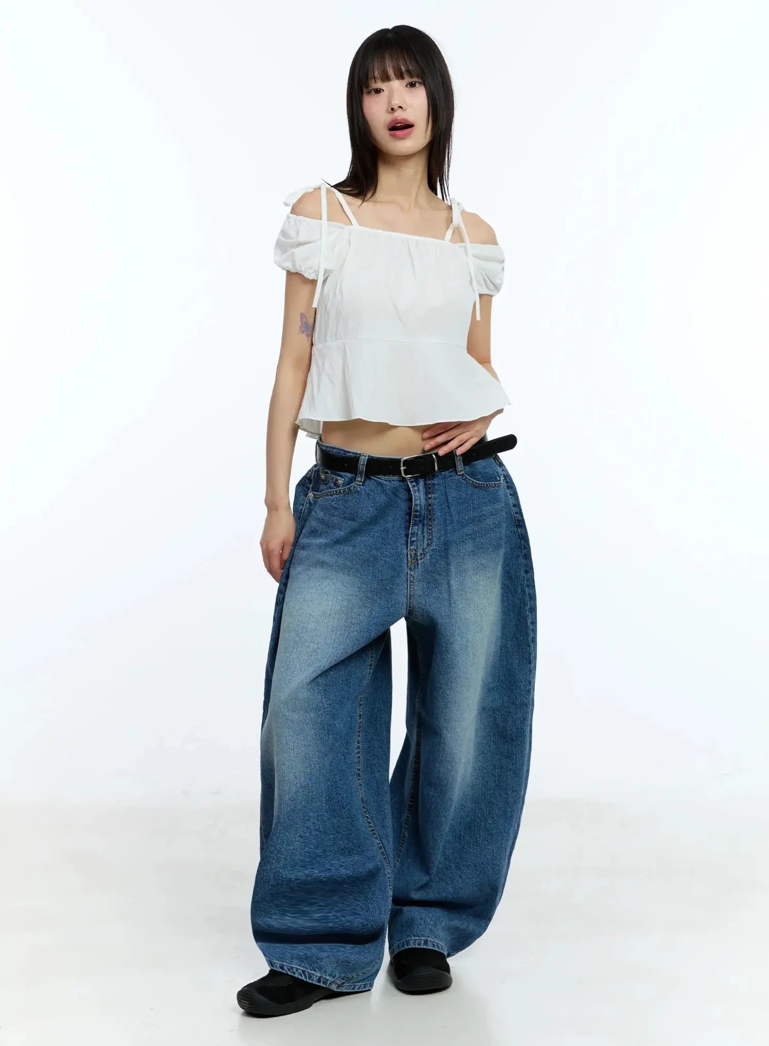 strappy-off-shoulder-cropped-blouse-iu523