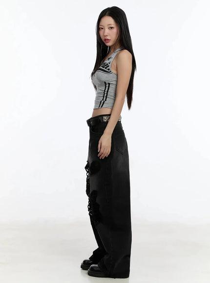 padded-graphic-print-halter-top-im513