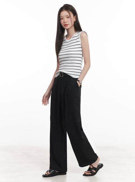 stripe-slim-sleeveless-top-iy509