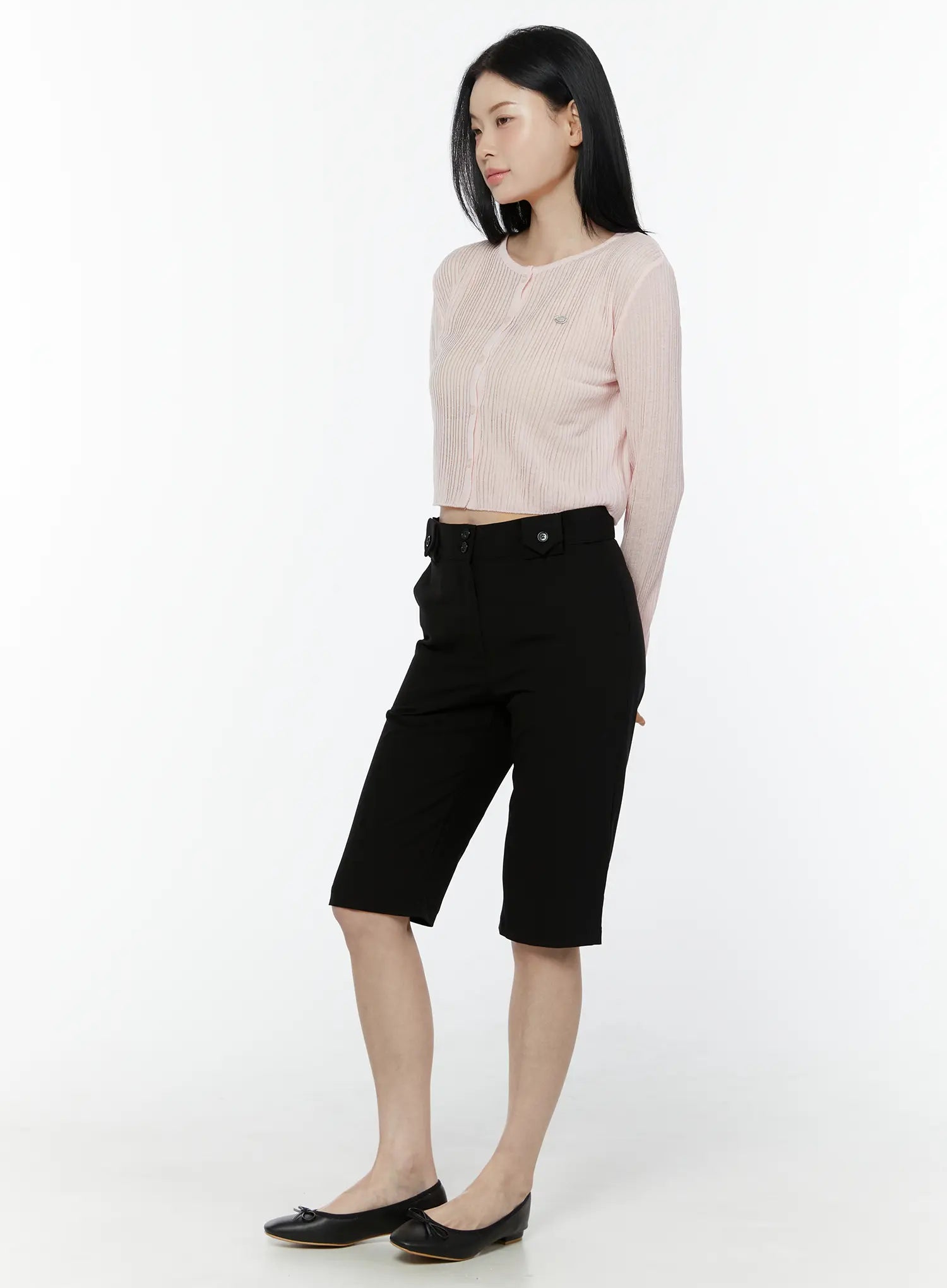 high-waisted-button-capri-pants-iu505