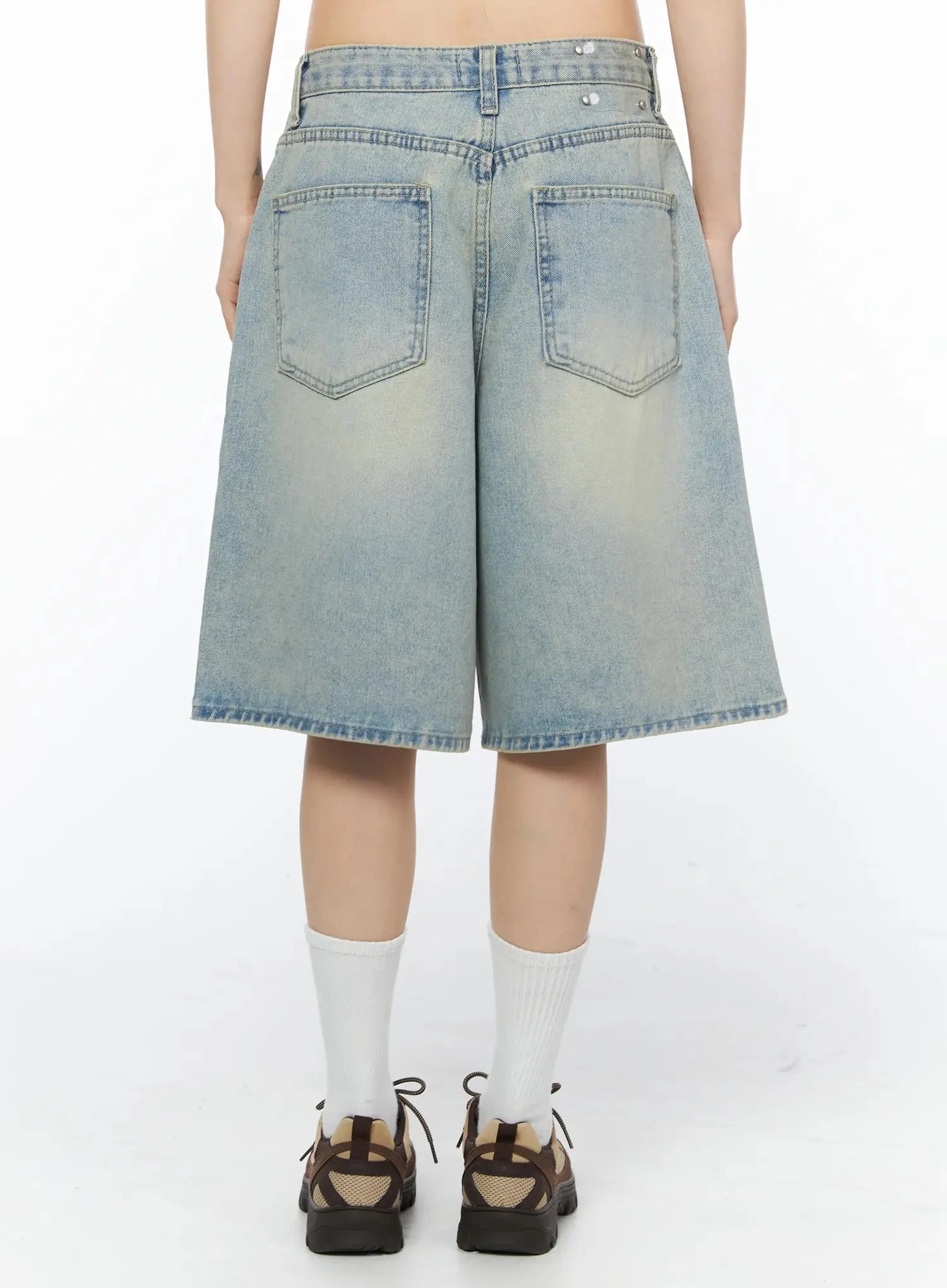 ali-casual-washed-bermuda-shorts-iy525