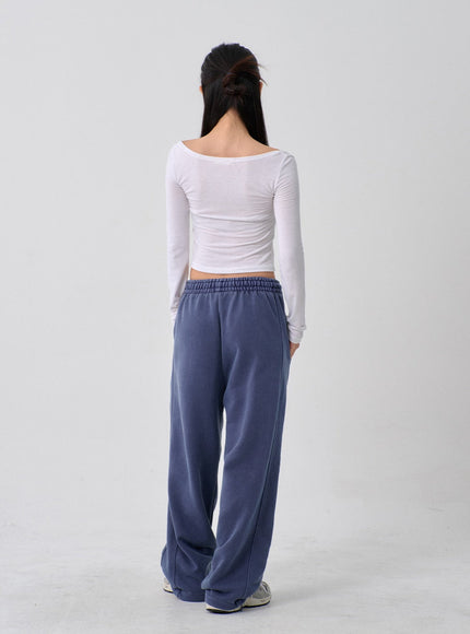 Wide U-Neck Semi Crop T-Shirt CN09