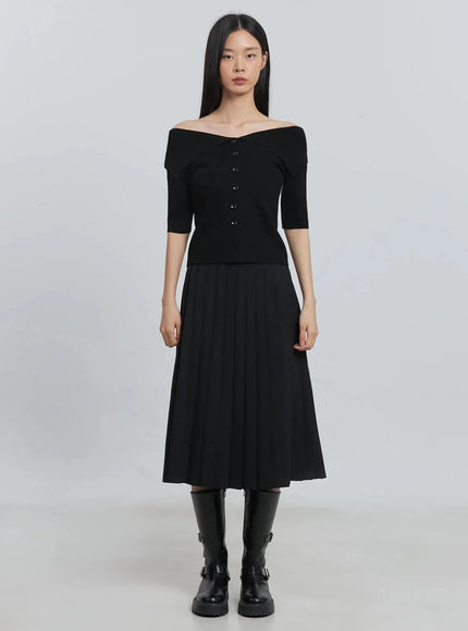 off-shoulder-buttoned-tee-iu512