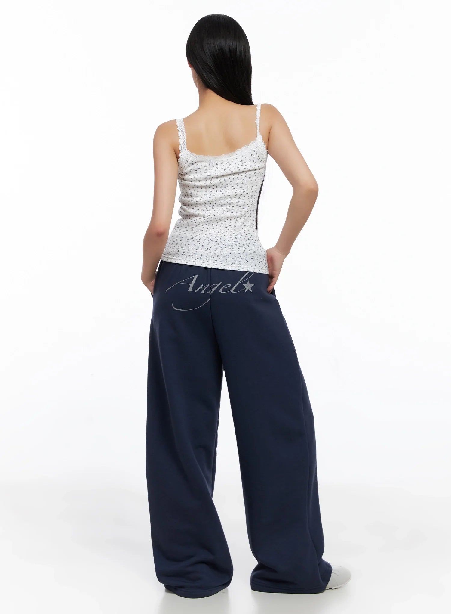 graphic-wide-leg-sweatpants-is525