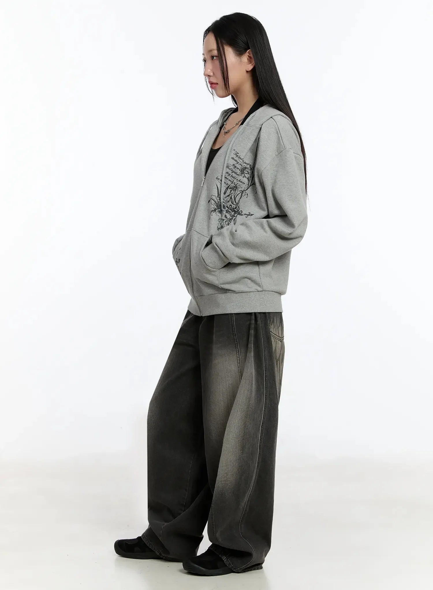 graphic-print-zip-up-hoodie-im509