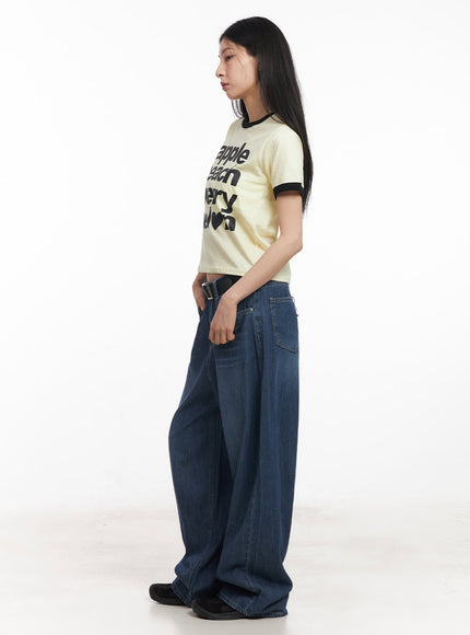 contrast-graphic-crop-top-iy529