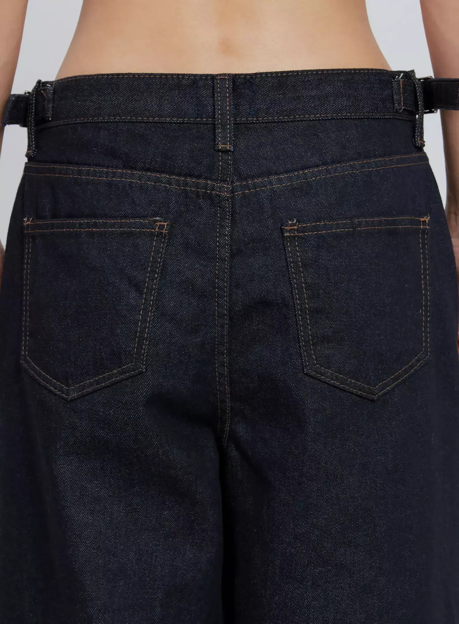 soobin-side-button-wide-leg-jeans-io530