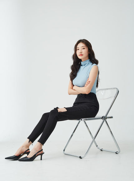 Half Neck Sleeveless T-Shirt IU26