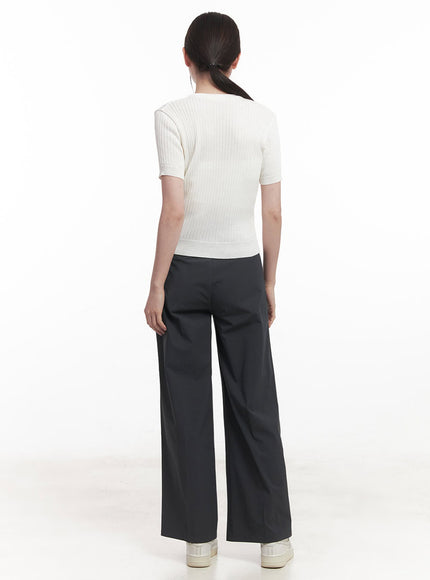 essential-ribbed-knit-top-iy513