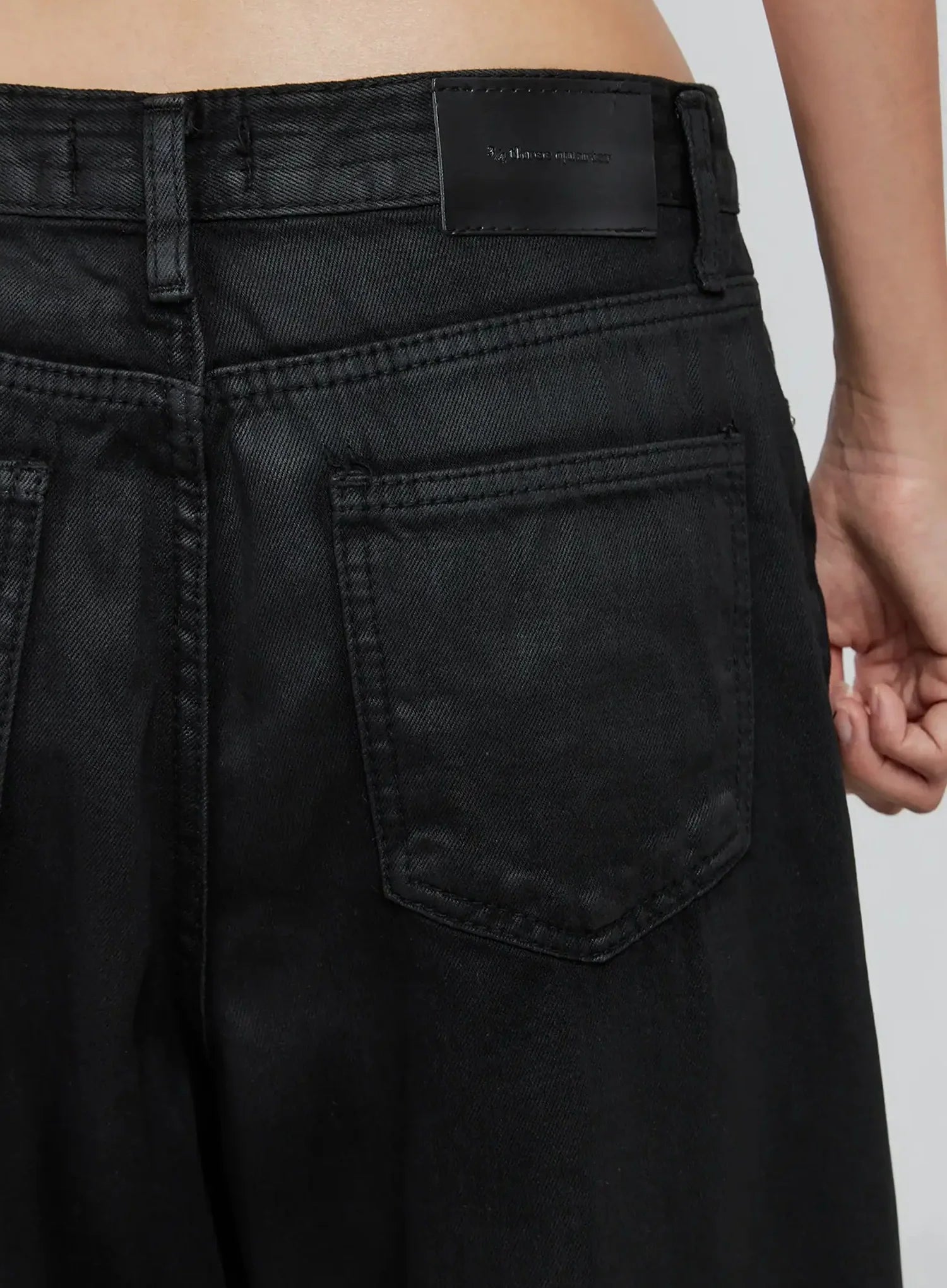 wide-leg-faux-leather-pants-io530