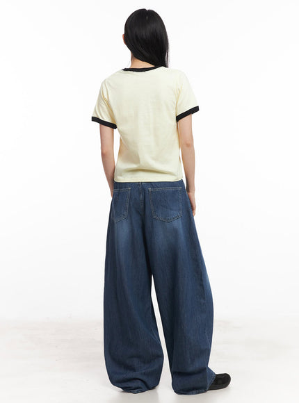 contrast-graphic-crop-top-iy529