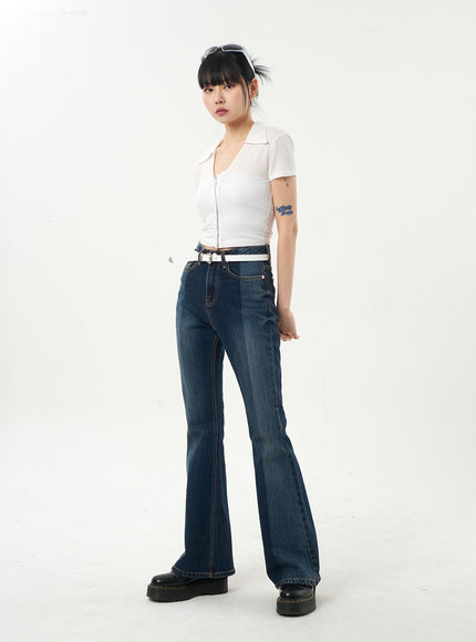 Bootcut-Jeans in dunkler Waschung CA328